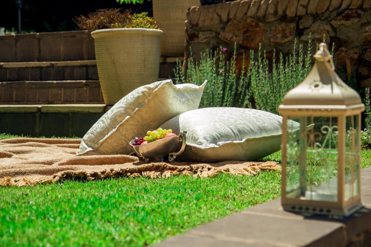 Amoris Guest House-Waterkloof Ridge Претория Екстериор снимка