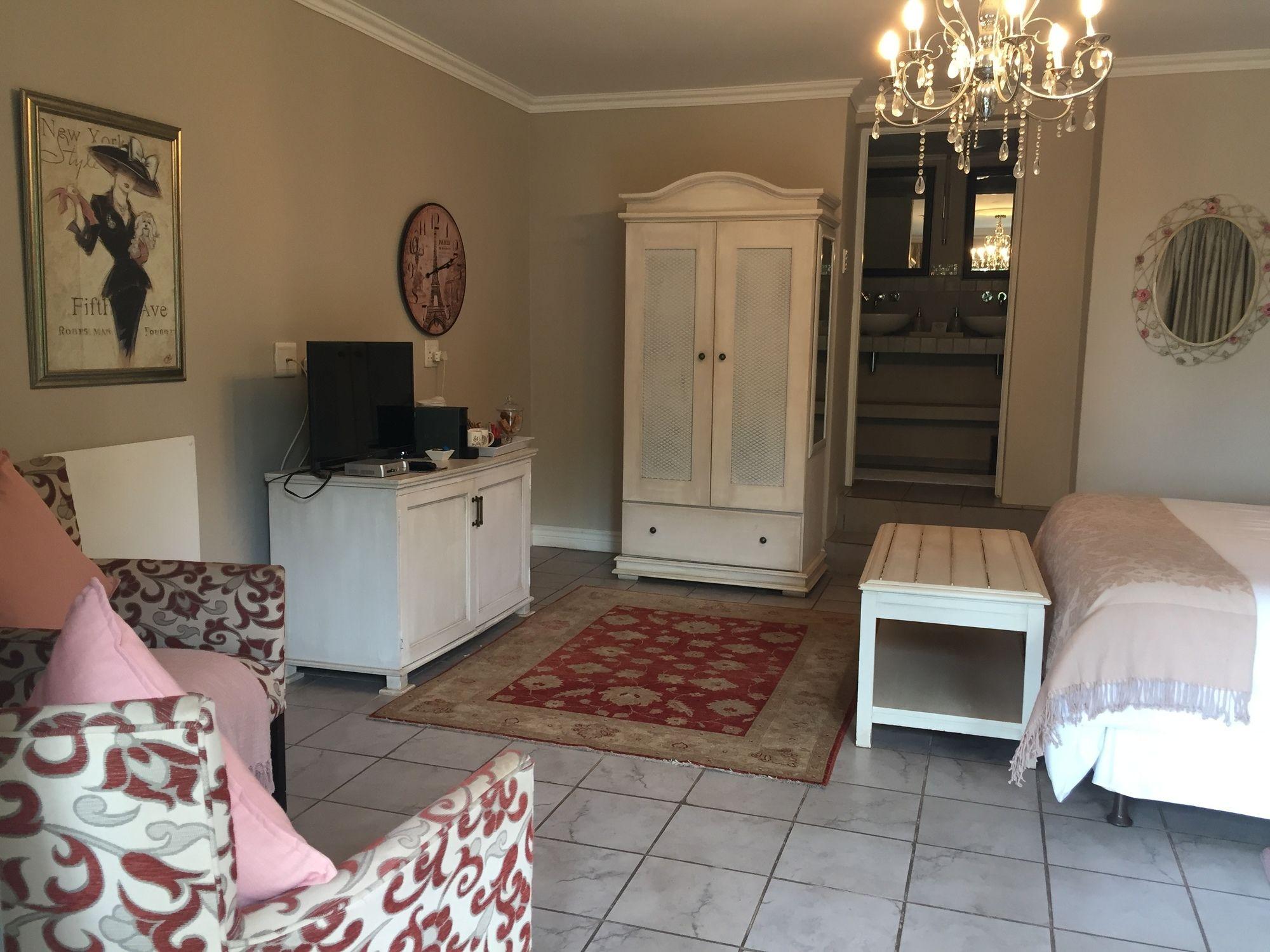 Amoris Guest House-Waterkloof Ridge Претория Екстериор снимка
